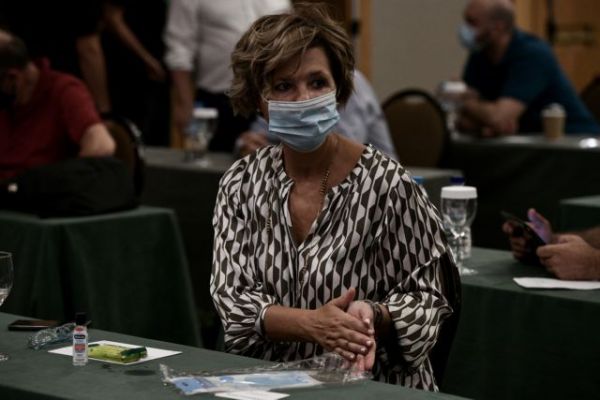 Να υιοθετήσει η Βουλή τα παιδιά του εθελοντή πυροσβέστη ζητά η Γεροβασίλη