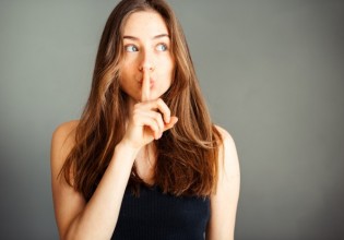 Αυτά τα ζώδια καλύτερα… να μασάνε από το να μιλάνε