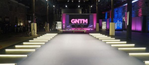 Νέος έρωτας στην πόλη – Μοντέλο του GNTM σε τρυφερό ενσταντανέ με έλληνα τράπερ