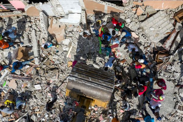 Αϊτή – Νέος ισχυρός μετασεισμός ταρακούνησε τη χώρα – Πλησιάζουν τους 2.200 οι νεκροί