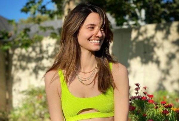 Κολάζει η Ηλιάνα Παπαγεωργίου – Φωτογραφίζεται ολόγυμνη στην πισίνα