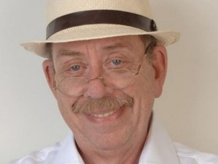 Ηλίας Μαμαλάκης – Αν με καλούσαν στο MasterChef θα ζητούσα ένα στιφάδο