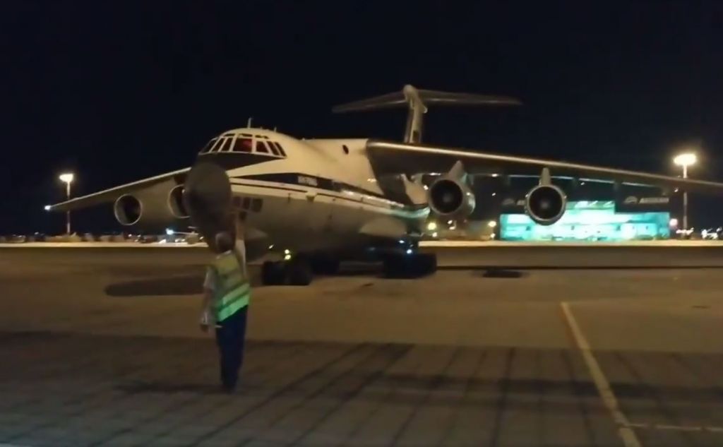 Φωτιές – Προσγειώθηκε στην Αθήνα το ρωσικό Ilyushin Il-76