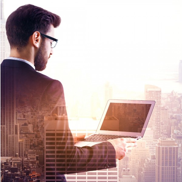 Τεχνολογικά επαγγέλματα και εξ αποστάσεως εργασία: H “δεύτερη ευκαιρία” για πολλούς Έλληνες.