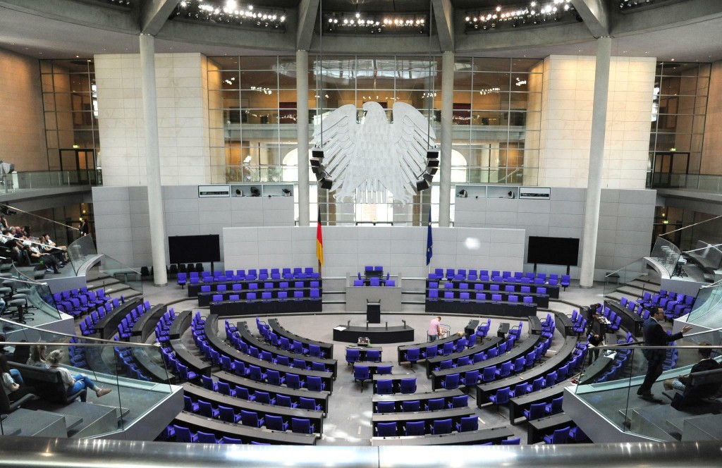 Γερμανία – Όλοι εναντίον όλων και πολιτικό «βέρτιγκο» εν όψει εκλογών