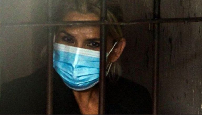 Βολιβία: Δικαστήριο παρατείνει την προφυλάκιση της πρώην μεταβατικής προέδρου Τζανίνε Ανιες