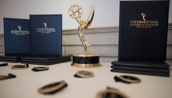 Βραβεία Emmy - Η πανδημία «βγάζει» τα βραβεία σε υπαίθριο χώρο