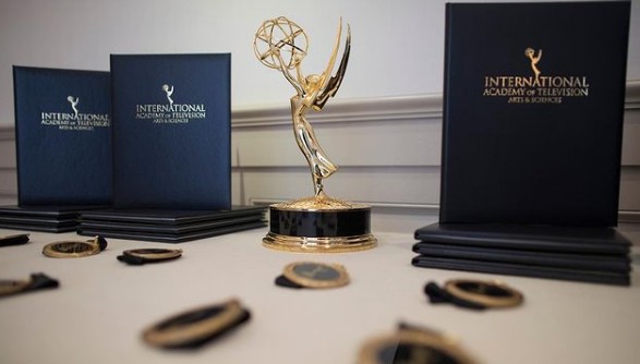 Βραβεία Emmy – Η πανδημία «βγάζει» τα βραβεία σε υπαίθριο χώρο