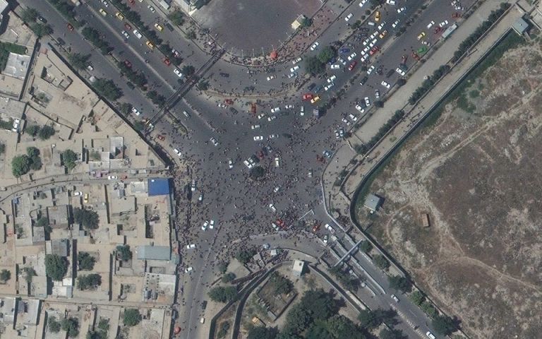 Αφγανιστάν – Χάος στην Καμπούλ – Συγκλονιστικές εικόνες από δορυφόρο