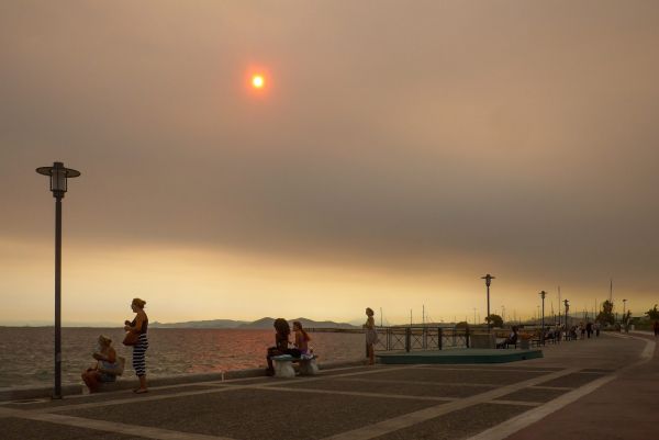 Μικροσωματίδια και ρύποι απο τις φωτιές – Δες τον κίνδυνο στο σπίτι σου