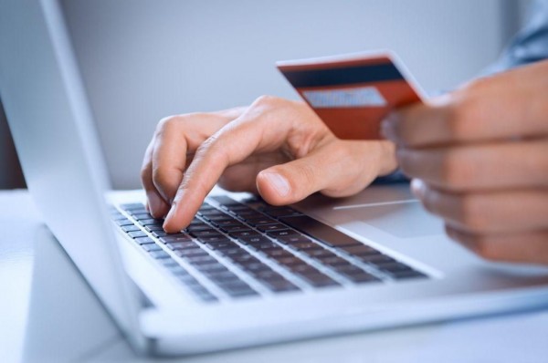 Ηλεκτρονικές συναλλαγές – Οι βασικές μορφές απάτης – Τι πρέπει να προσέχουν οι καταναλωτές