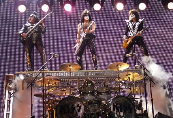 Οι KISS χτυπήθηκαν από τον κοροναϊό – Θετικός ο Πολ Στάνλεϊ