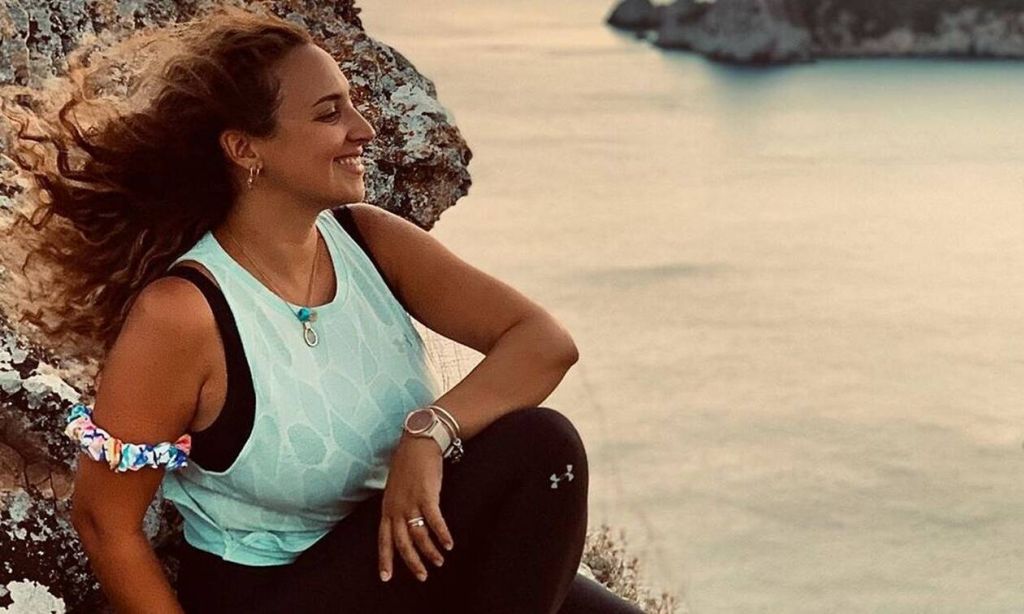 Κλέλια Πανταζή – Εντυπωσιακή, υποβρύχια φωτογραφία με την κοιλίτσα φουσκωμένη