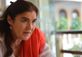 Η Λυδία Κονιόρδου εξηγεί τον ρόλο της στην «Γη της Ελιάς»