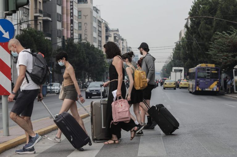 Κοροναϊός – Πού εντοπίζονται τα 2.595 κρούσματα – Δείτε αναλυτικά τον χάρτη της διασποράς