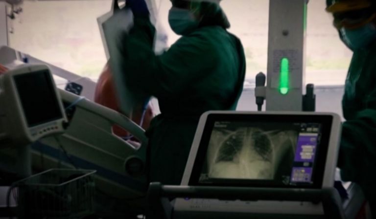 Κοροναϊός – Η μετάλλαξη «Δέλτα» αρχίζει να πιέζει τις ΜΕΘ