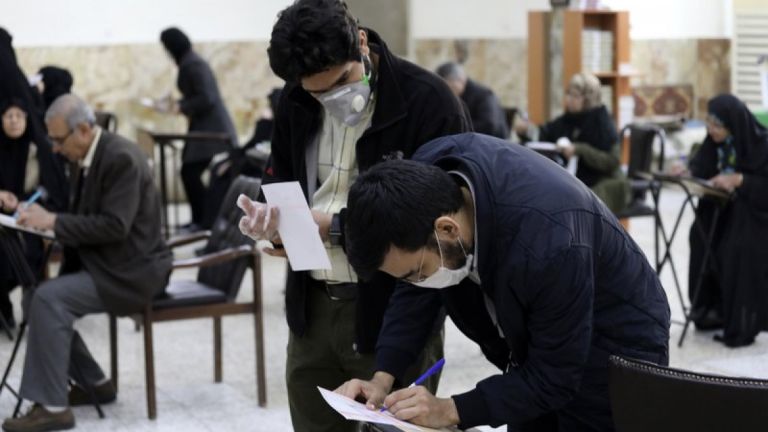 Κοροναϊός – Πάνω από 39.000 κρούσματα και 568 νεκροί σε 24 ώρες στο Ιράν