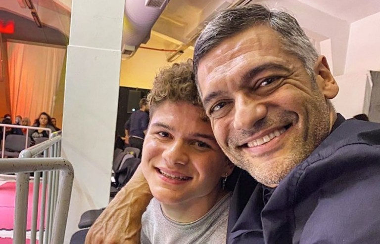 Περήφανος μπαμπάς ο Στέλιος Κρητικός – Ο γιος του «έσκισε» στις Πανελλήνιες