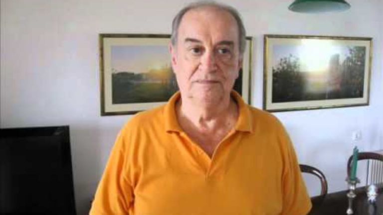 Κώστας Λυχναράς – Στις φλόγες το σπίτι του στην Εύβοια