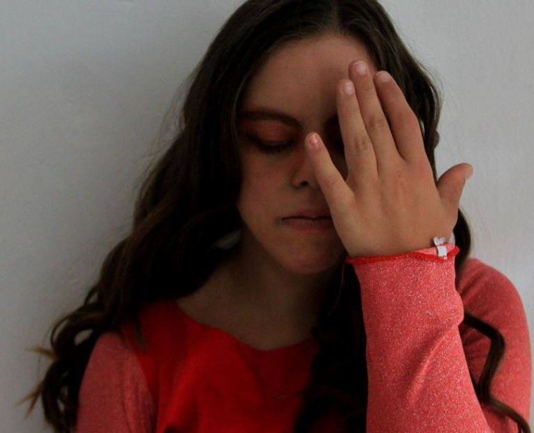 Λωξάντρα Λούκας – Η πρώτη ηθοποιός με σύνδρομο Down στο Εθνικό Θέατρο φέρνει ελπίδα