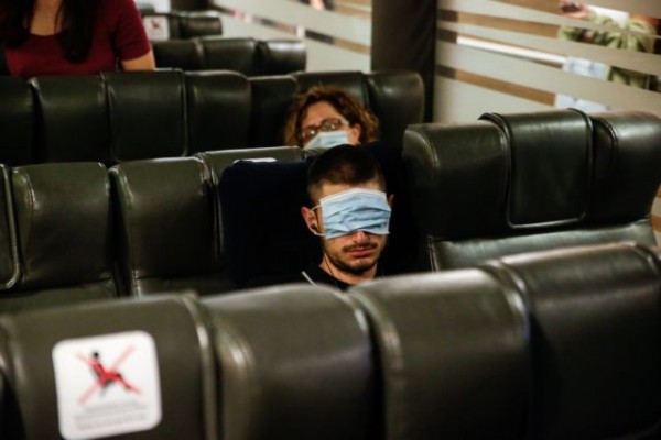 Νέα μέτρα – Πόσο θα κοστίσουν στους ανεμβολίαστους – Μέχρι και 500 ευρώ μόνο για να πηγαίνουν στις δουλειές τους