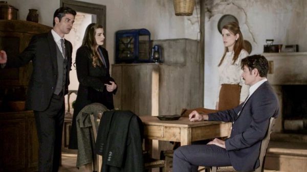 Βασίλης Χαραλαμπόπουλος – Διαψεύδει τις φήμες που τον θέλουν να μπαίνει στις Άγριες Μέλισσες