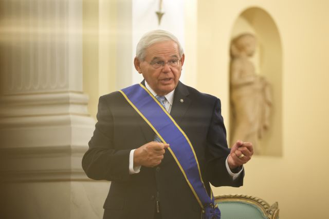 Μενέντεζ – Η πεθερά από την Κύπρο και ο κολλητός στη Μεγαλόνησο