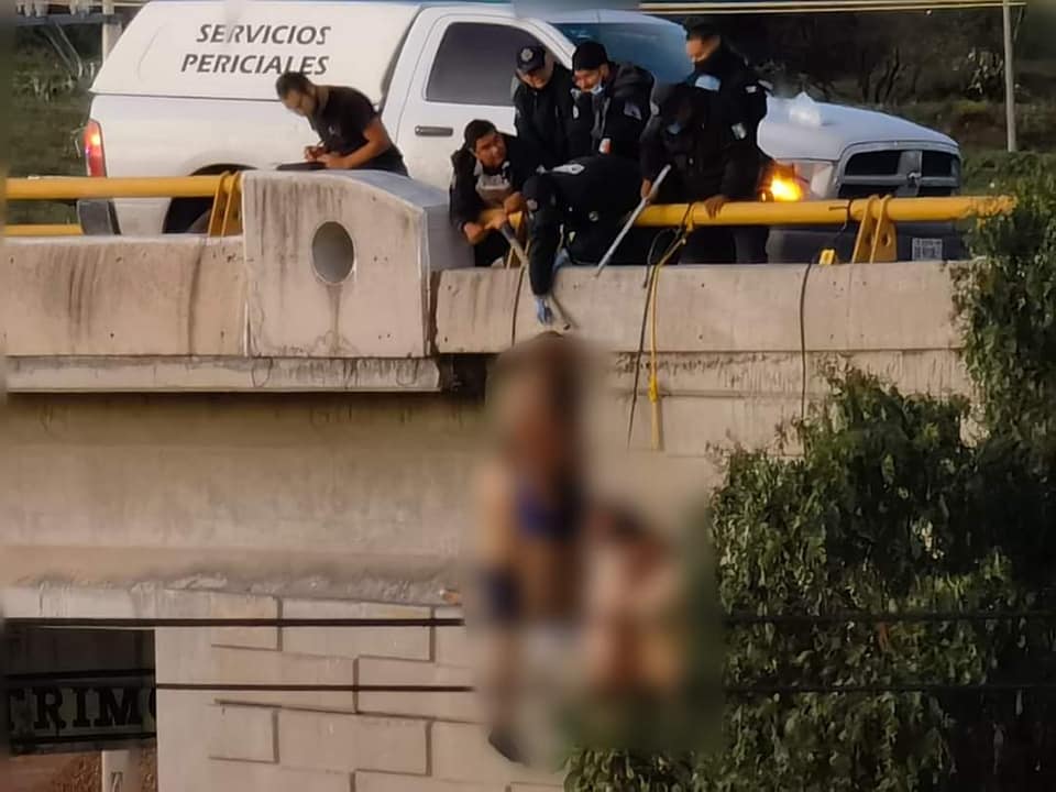 Ατελείωτη φρίκη στο Μεξικό – Ημίγυμνα πτώματα 6 ανδρών κρέμονταν από γέφυρα