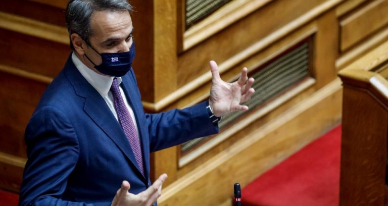 Ανασχηματισμός εσωκομματικών ισορροπιών και δεξιές ενέσεις