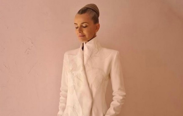 Super model των ’90s φωτογραφίζεται γυμνή και κόβει την ανάσα