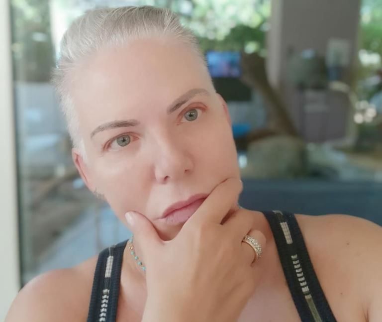 Νανά Παλαιτσάκη – Συγκλονιστικό βίντεο για τη Βαρυμπόμπη – «Ο ήλιος καίγεται»