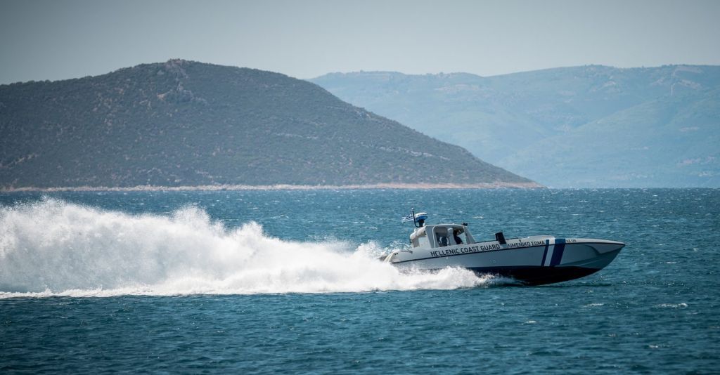 Προσάραξη φορτηγού πλοίου με σημαία Τουρκίας στο Μαντούδι – Θα γίνει έλεγχος των υφάλων
