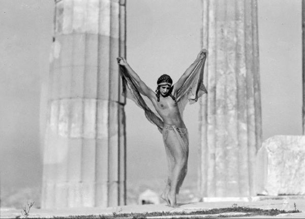Νέλλη – Η πρώτη γυναίκα φωτογράφος στην Ελλάδα
