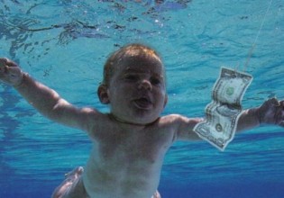 Nirvana – Το γυμνό παιδάκι του εξωφύλλου του Nevermind υπέβαλε μήνυση για παιδική πορνογραφία