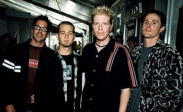 Offspring – Έδιωξαν τον ντράμερ τους επειδή αρνήθηκε να εμβολιαστεί