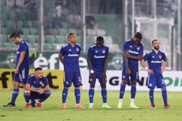 Όλα κόντρα και στο Ράζγκραντ για τον μαχητή Ολυμπιακό, αποκλεισμός στα πέναλτι (2-2, 4-1 πεν.)