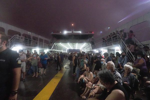 Φωτιά – Άμεση ψυχολογική υποστήριξη στους πληγέντες των πυρκαγιών – Κλιμάκια μεταβαίνουν σε Χαλκίδα και Αιδηψό