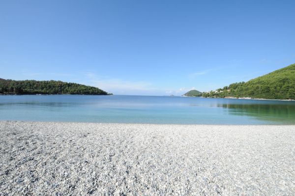 Σκόπελος – Πλούσια σε φυσικές ομορφιές και εναλλαγές τοπίου