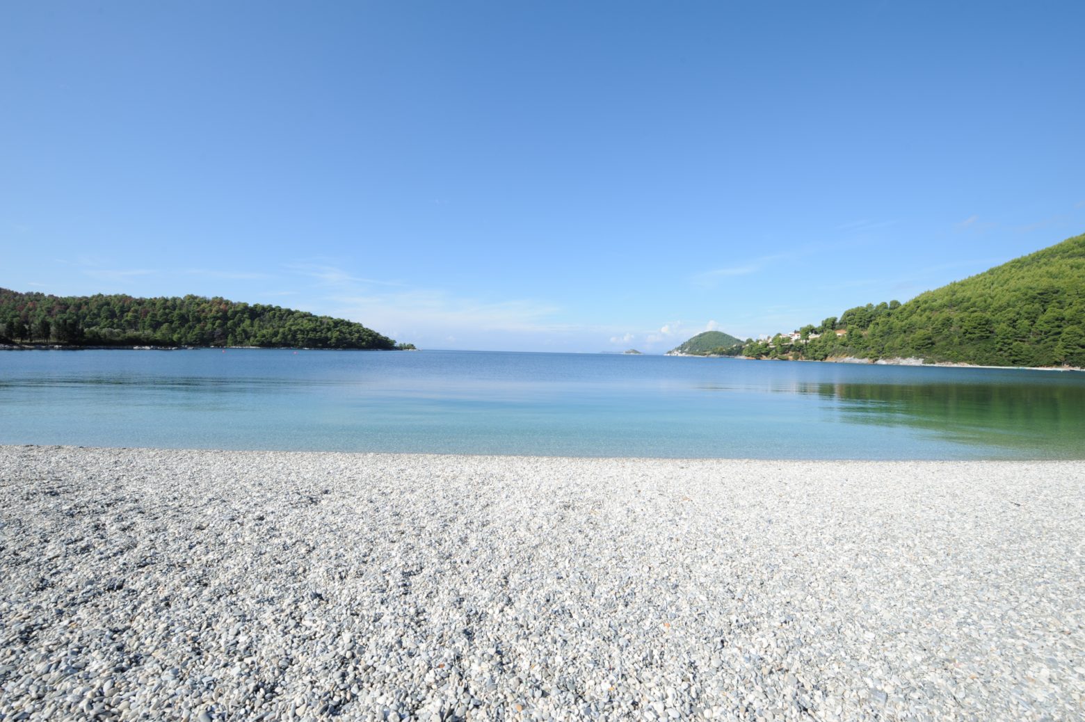 Σκόπελος – Πλούσια σε φυσικές ομορφιές και εναλλαγές τοπίου