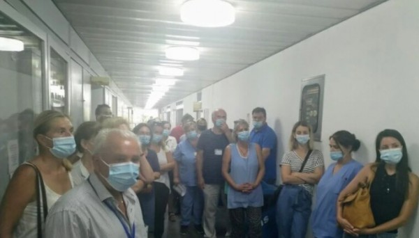 Πάτρα – Κατάληψη για την υποχρεωτικότητα του εμβολιασμού στο νοσοκομείο Άγιος Ανδρέας