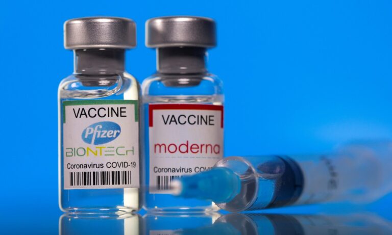 Εμβόλιο: Pfizer & Moderna αυξάνουν τις τιμές τους λόγω… μεταλλάξεων
