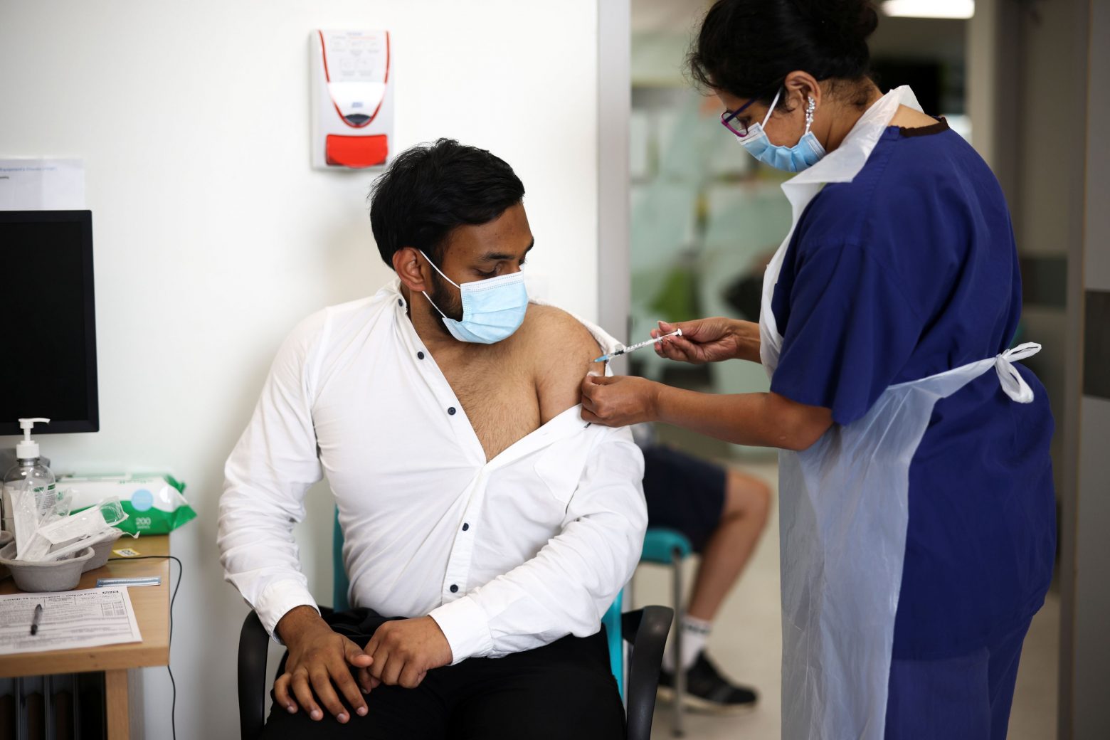 ΗΠΑ – Το εμβόλιο της Pfizer αναμένεται να πάρει πλήρη έγκριση στις αρχές Σεπτεμβρίου