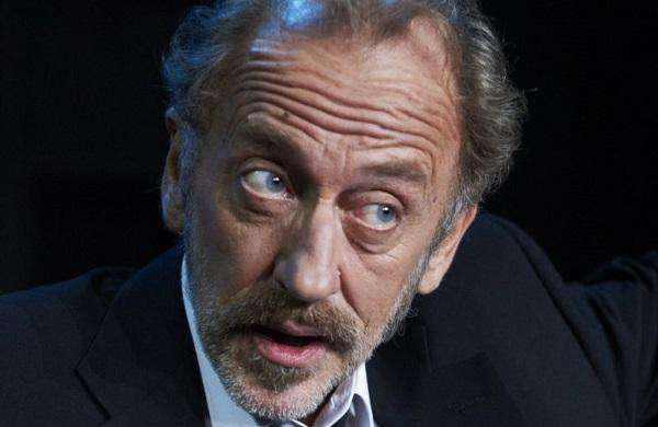 Θυμάστε τον πρωθυπουργό του «Παρά Πέντε» – Δείτε τι δουλειά κάνει σήμερα