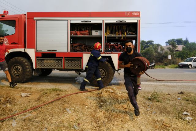 Υπό έλεγχο τέθηκε η φωτιά στο Σούνιο - Εμπρησμό καταγγέλλει ο δήμαρχος