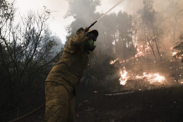 Φωτιές – Σε κρίσιμη κατάσταση οι δύο εθελοντές πυροσβέστες που τραυματίστηκαν