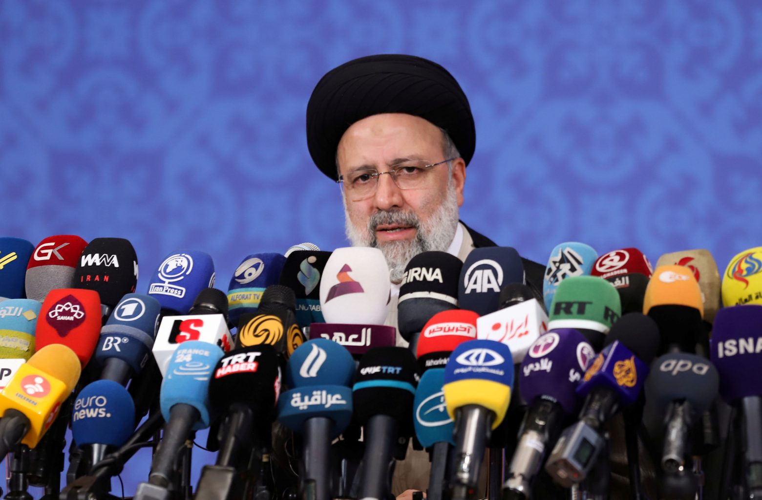 Ιράν - Ορκίστηκε νέος πρόεδρος ο Εμπραχίμ Ραϊσί