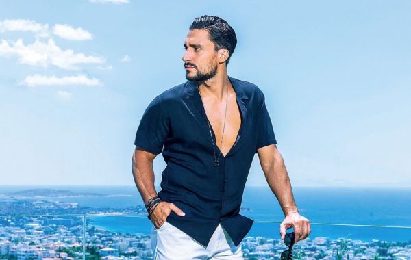 Σάκης Κατσούλης – Φωτογραφήθηκε με πρόσωπο έκπληξη ο νικητής του Survivor