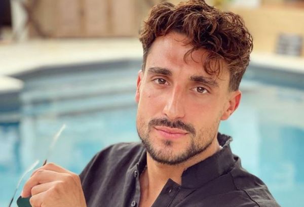 Σάκης Κατσούλης – Μας δείχνει τη γυναίκα της ζωής του και συγκινεί με το μήνυμά του