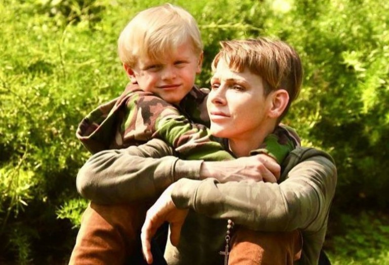 Σαρλίν του Μονακό – Επέστρεψε η «θλιμμένη πριγκίπισσα» – Η σχέση με τον Αλβέρτο, τα παιδιά εκτός γάμου και οι τάσεις φυγής