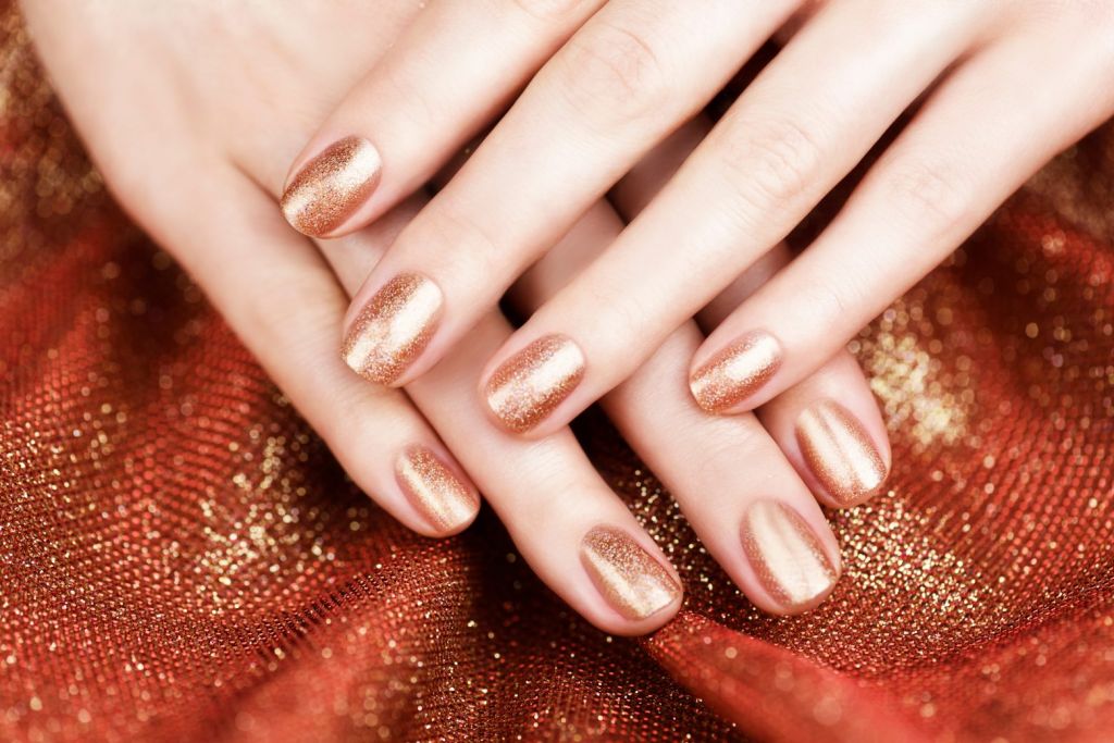 Bronze nails – Η απόλυτη τάση του καλοκαιριού που πρέπει να δοκιμάσεις